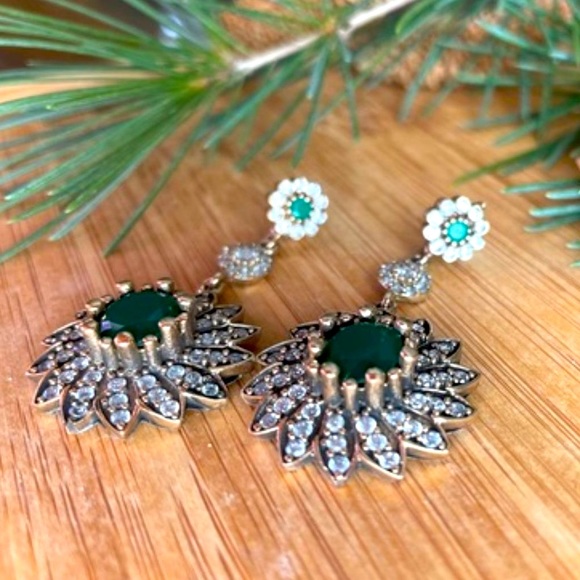 925 Sterling Silver, Emerald &Topaz drop Earrings - Picture 4 of 10